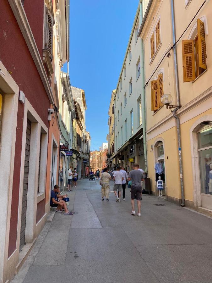 Augusta Lägenhet Pula Exteriör bild